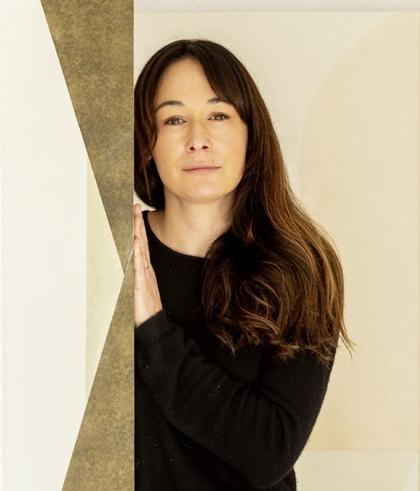 Jo Hummel - artist - head and shoulders - credit Julian Winslow cropped 800 x 936