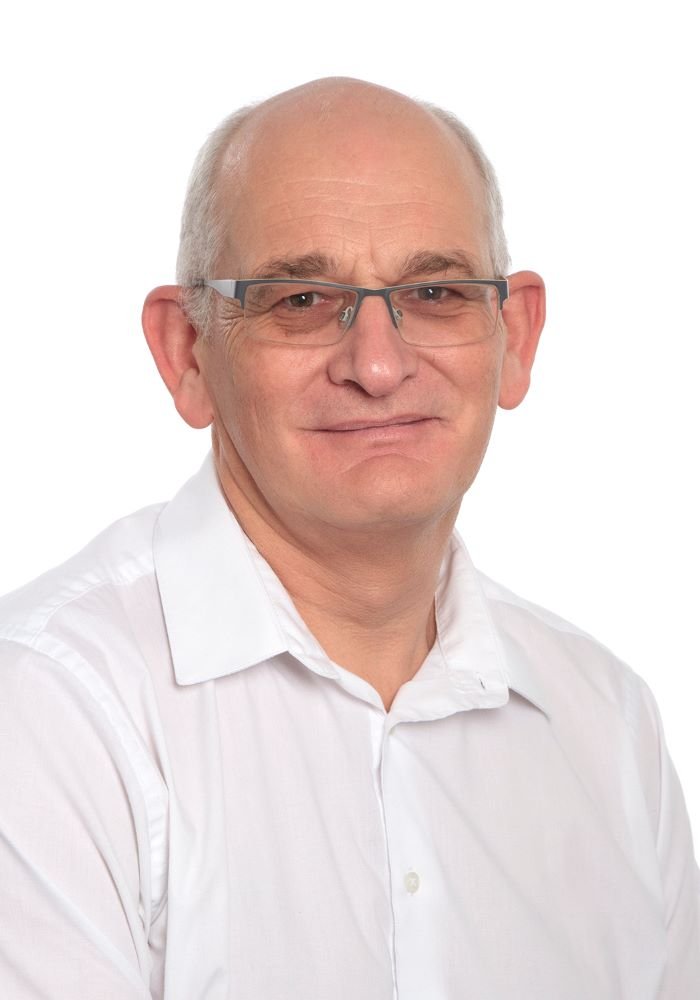 Professor Paul White head and shoulders 700 x 1000