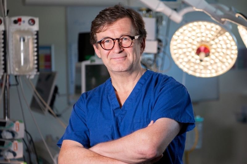 Professor Thomas Santarious 800 x 532